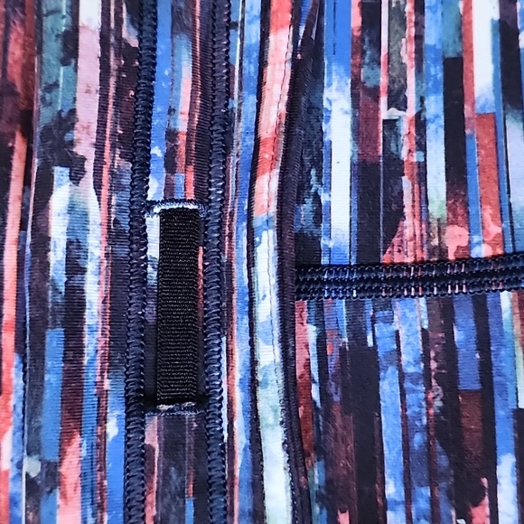 Lululemon Speed UP Crop 21' Leggings with Bag . Colorful Striped Leggings. EUC - Picture 6 of 9